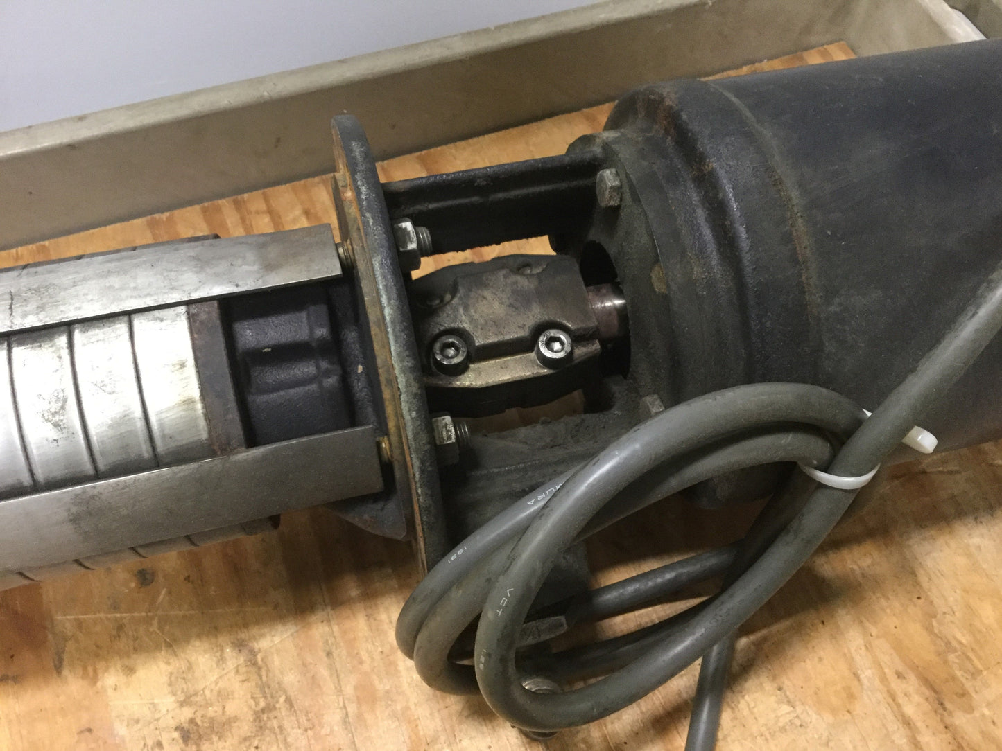 Used GRUNDFOS CRK2-220/14 Vertical Multi-Stage Coolant Pump 20GPM 3Ø 200-220VAC 7.8A