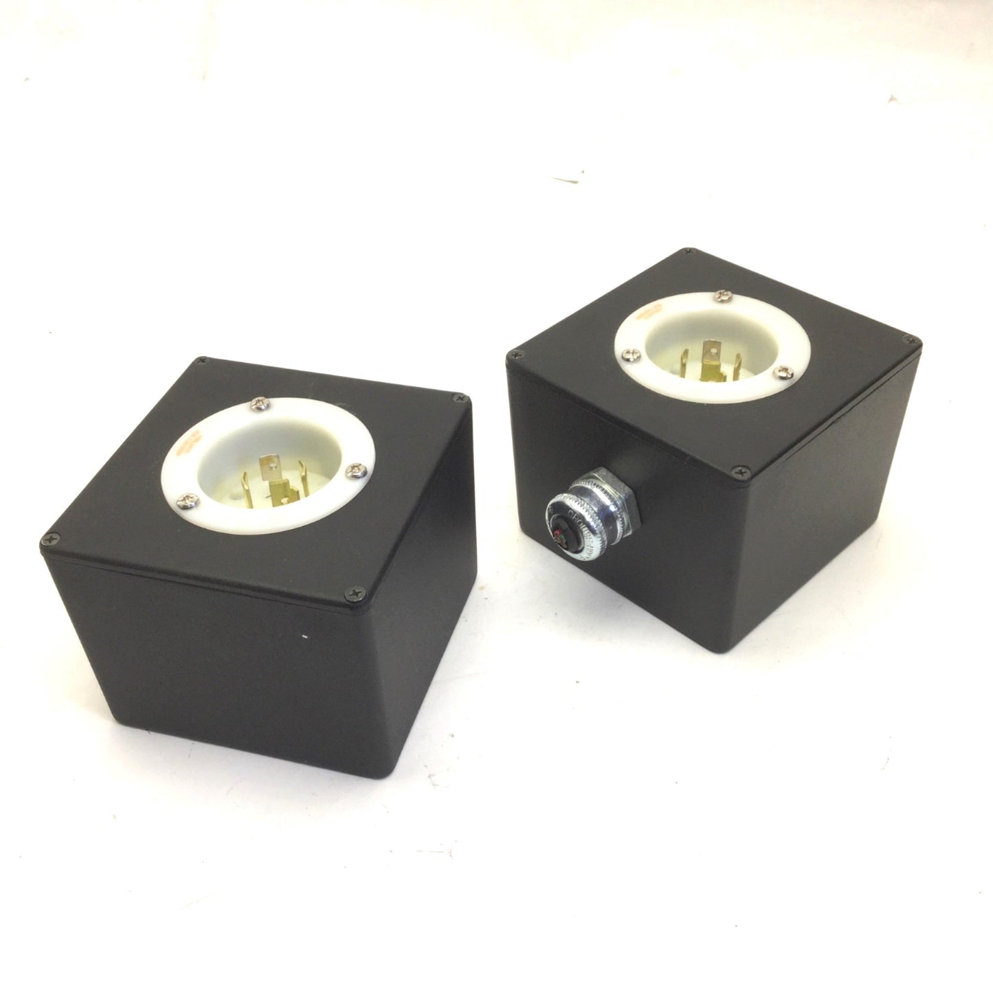 Used Lof of 2 Hubbell HBL2415 Turn-Locking Male Receptacle & Pendant *4 Holes*