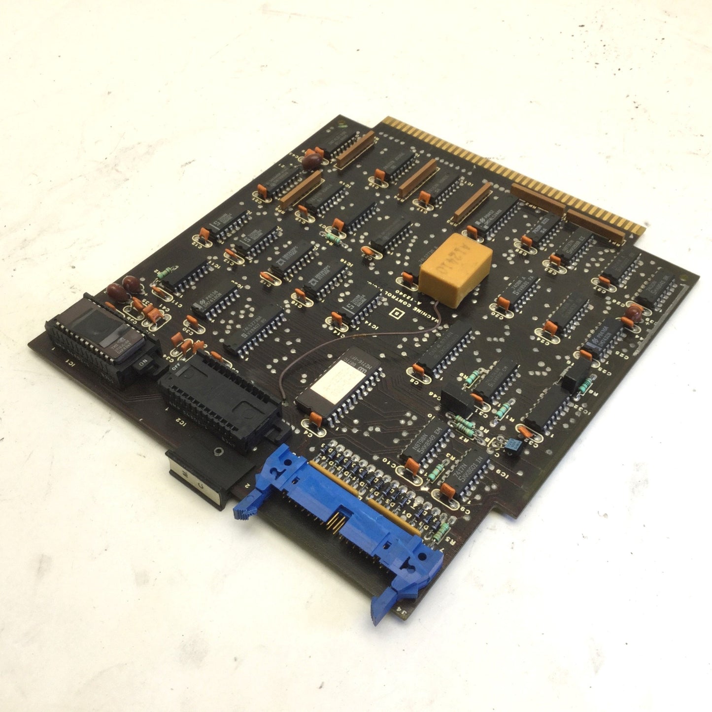 Used Barber Colman A-12352-000-0-00 PC Board, B 33-1262, 16722475