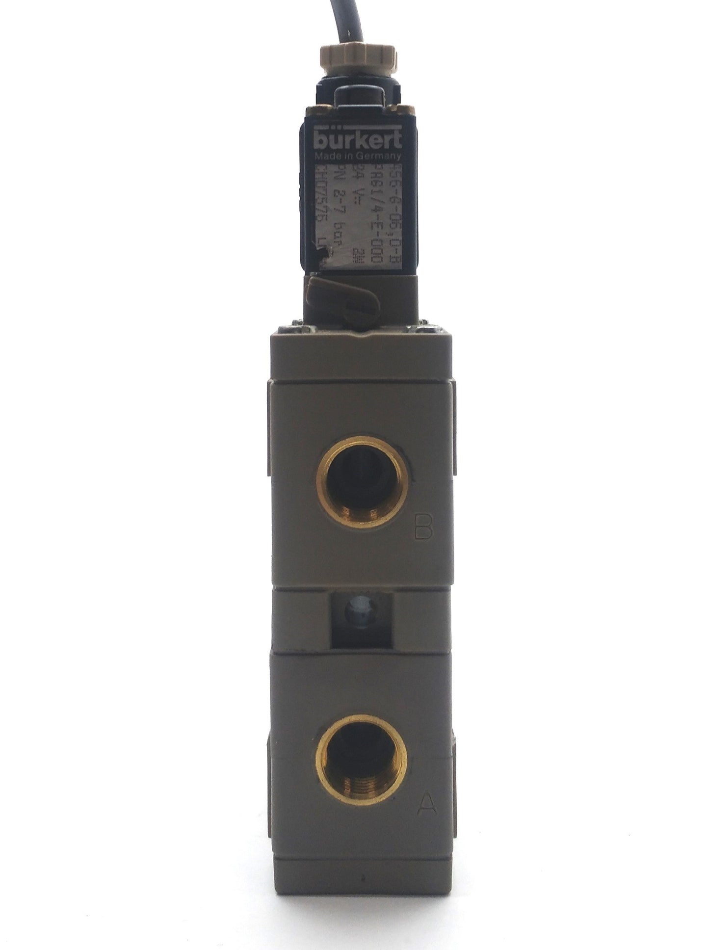 Used Burkert 456-G-06.0-B Solenoid Valve, 2x 2-Way, 2-7bar, 3/8"NPT, 24VAC 2W