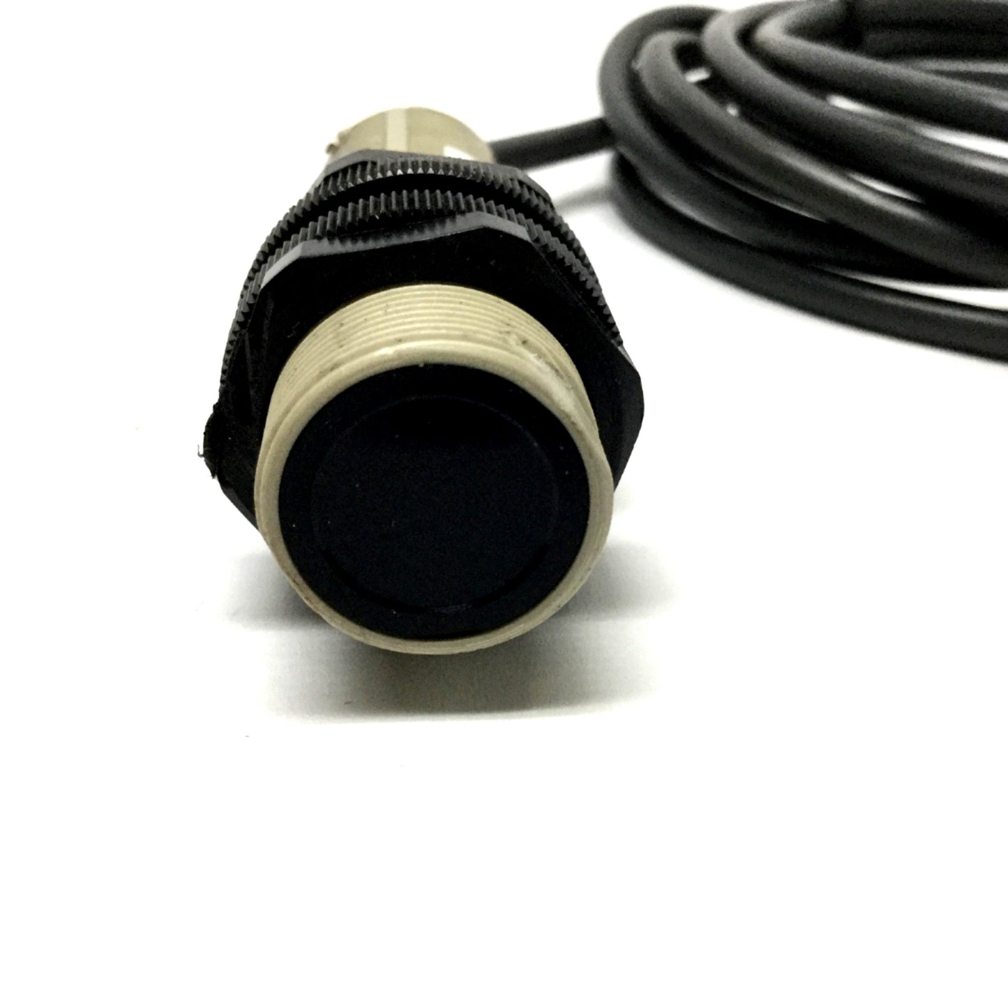 Used Omron E3F2-DS10C4-N Photoelectric Sensor Switch 10-30VDC, NPN, 0.1m Range