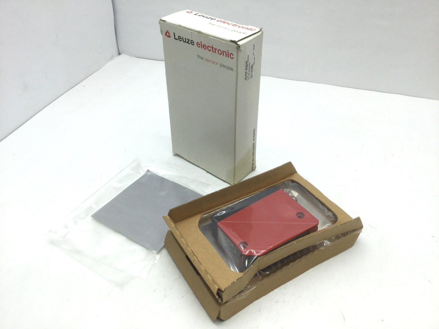 New Leuze ODKL 96B M/D26-S12 Optical Distance Sensor D-73277 300-25000mm, 10-30VDC