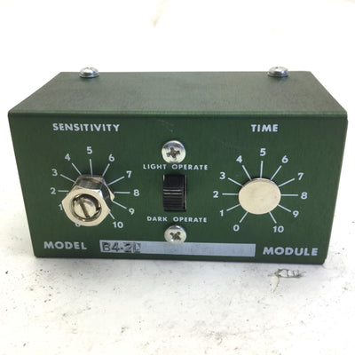 New Banner B4-2L Photoelectric Amplifier Logic Plug Module, Out: 15VDC, .25A Max