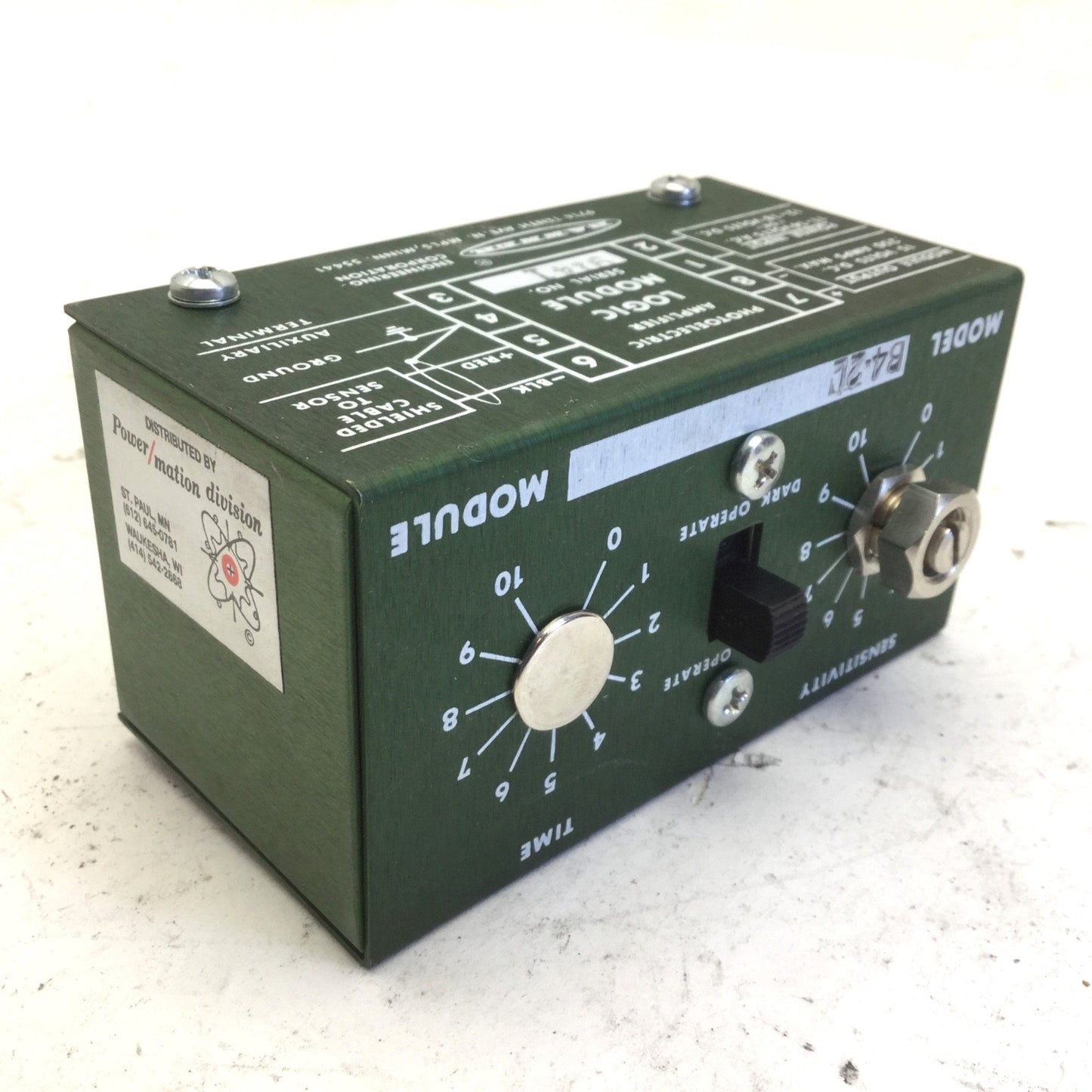 New Banner B4-2L Photoelectric Amplifier Logic Plug Module, Out: 15VDC, .25A Max