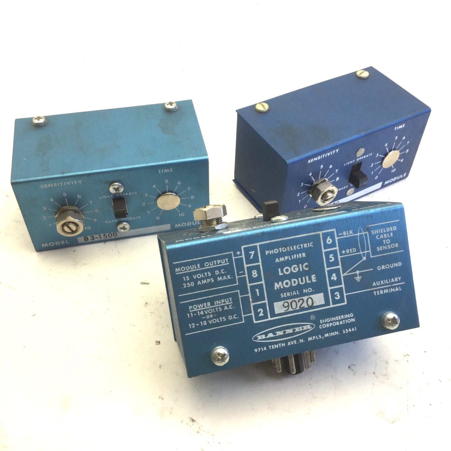 Used Lot of 3 Banner B3-1500 Photoelectric Amplifier Logic Module, 8-Pin Connection