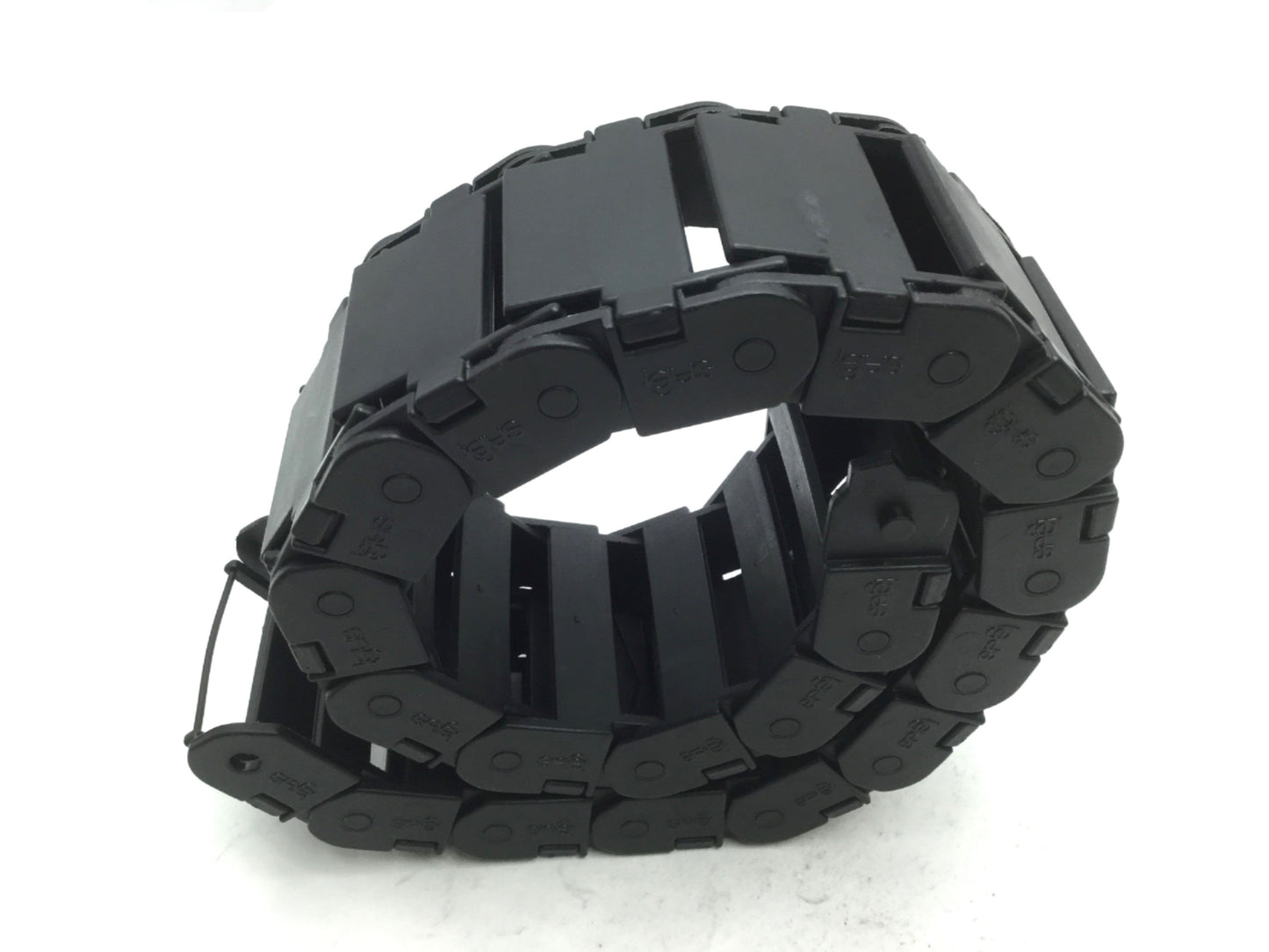 Used Igus 15.4.48 Energy Chain, Dimensions: 24"(L) x 2.5"(W) x 1"(H), 19 Links