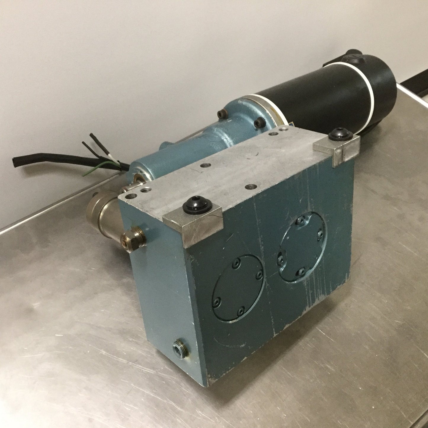 Used Camco 250PH20-330 Rotary Indexer, Motor & Worm Gear, 1/3 HP, 20:1 90VDC