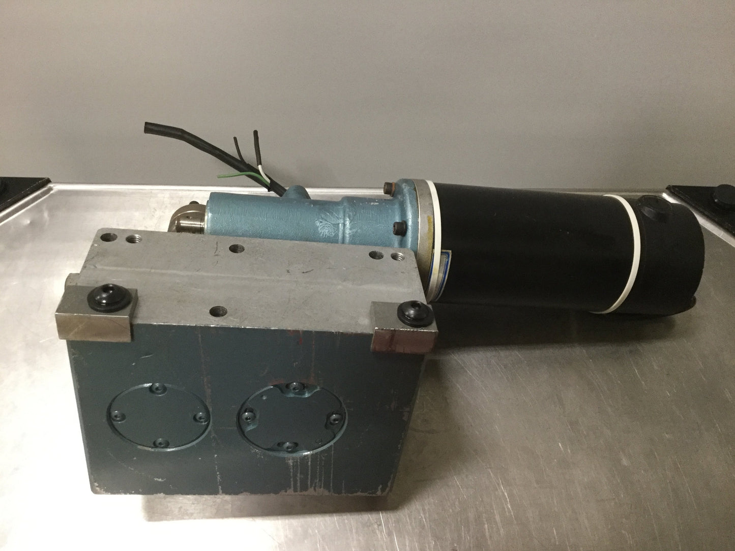 Used Camco 250PH20-330 Rotary Indexer, Motor & Worm Gear, 1/3 HP, 20:1 90VDC