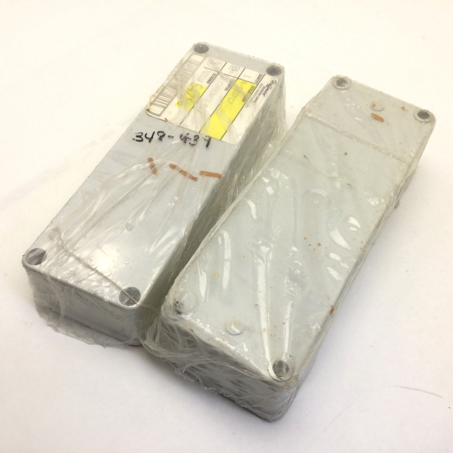 New – Open box Hoffman A-933PC7 Polycarbonate Enclosure Type 4,4X,6,12,13 Dimensions 9"x3.5"x3"