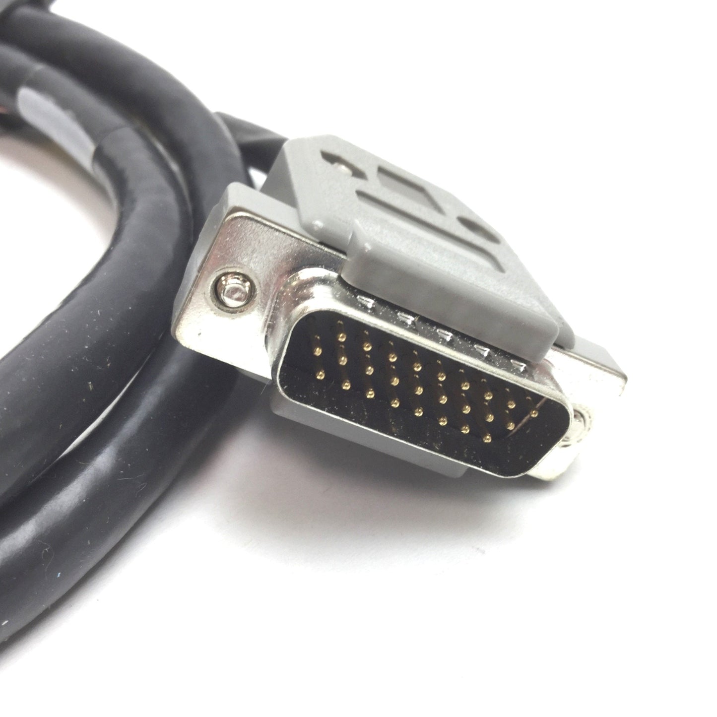 Used Parker 71-017003 Servo Drive Cable, Length 3', 15-Pin D-Sub Male to 26-Pin Male