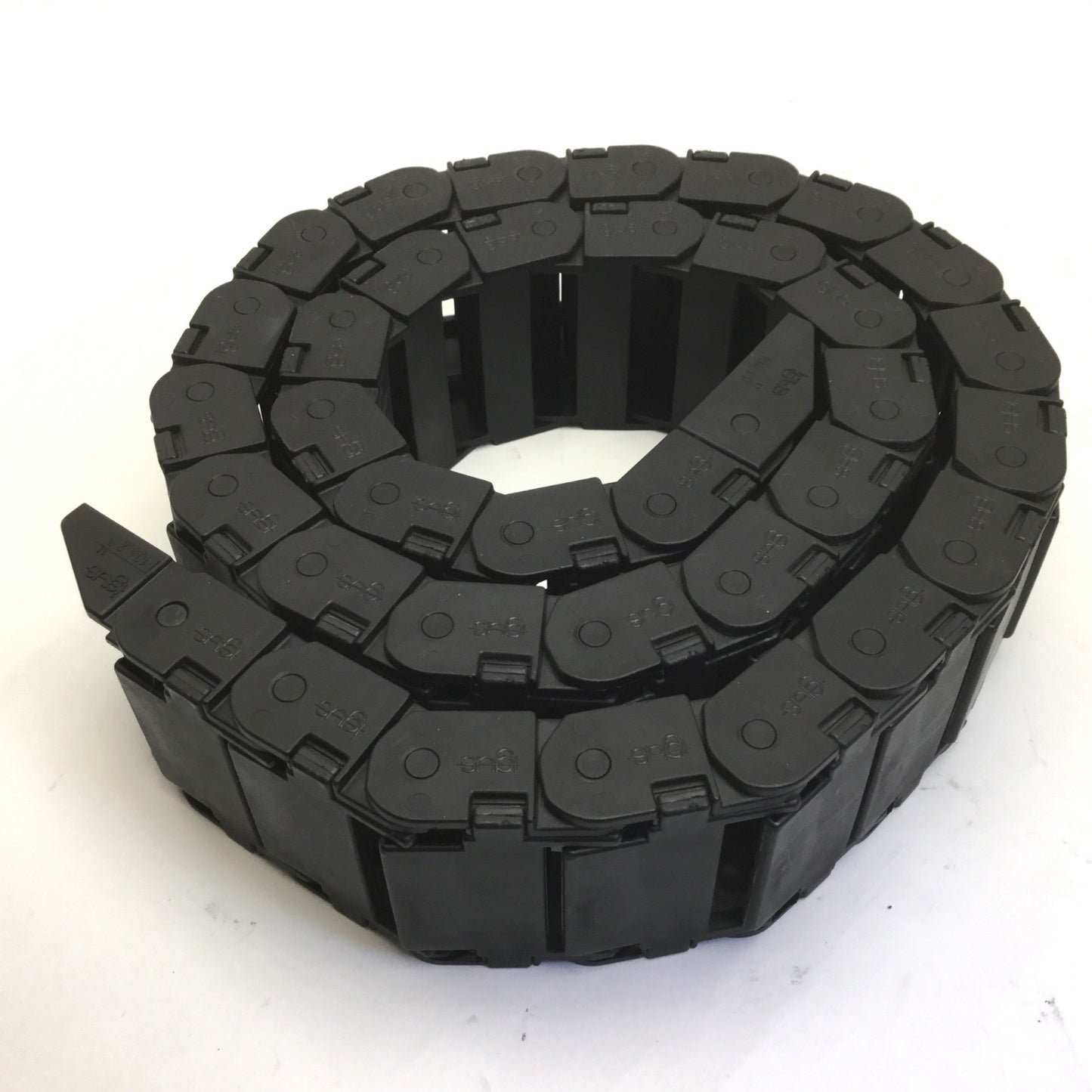 Used Igus 15.4.48 Energy Chain, Dimensions: 43"(L) x 2-3/8"(W) x 15/16"(H), 35 Links