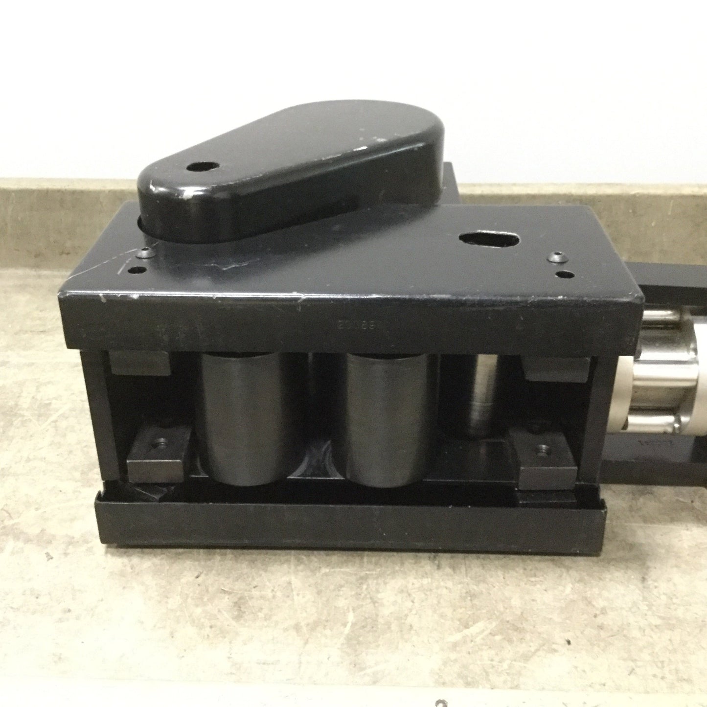 Used Dorner 2100 Series Conveyor Mid Drive, Input: 3/4" Shaft, Belt Width: 2.5"