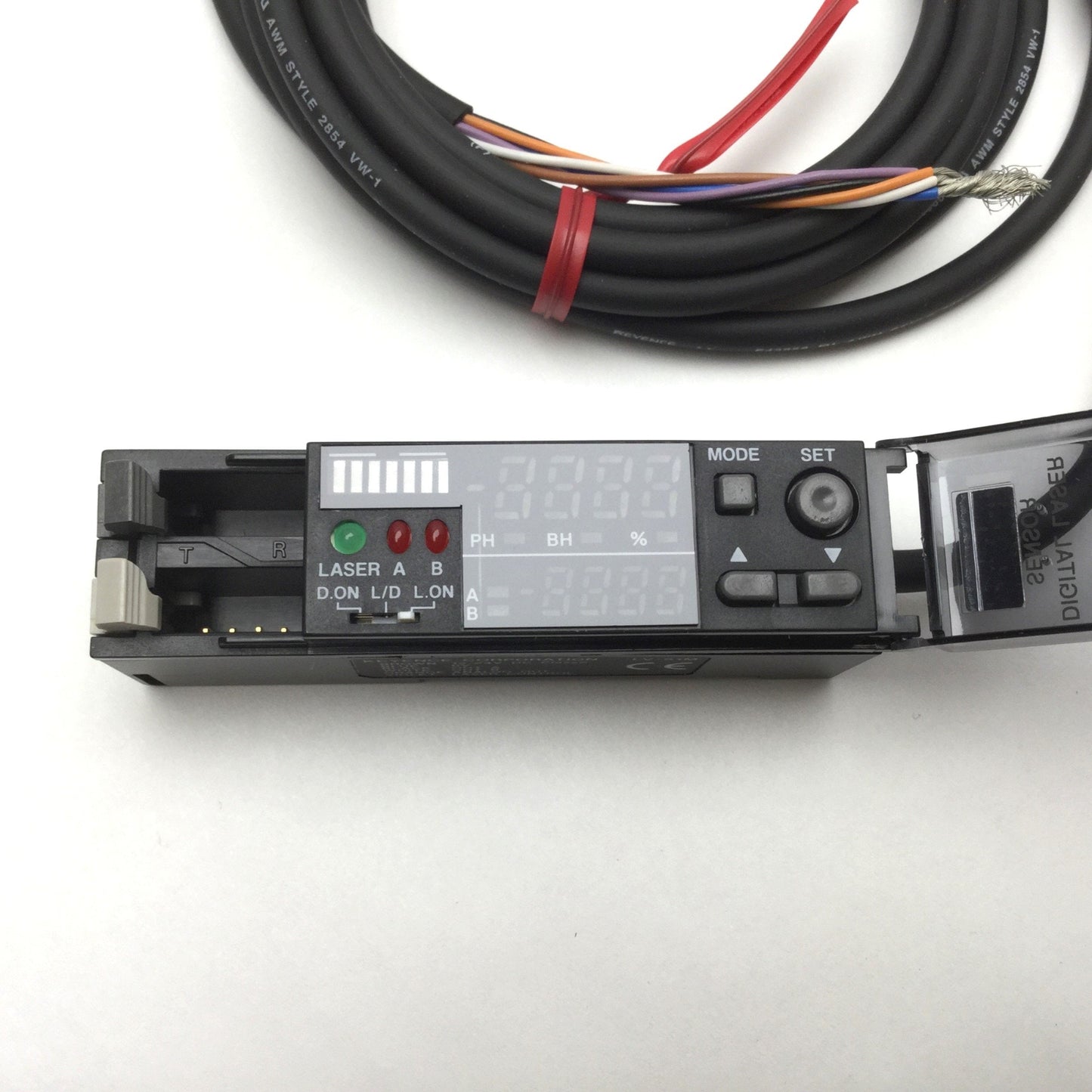Used KEYENCE LV-51M Digital Laser Sensor Amplifier Main Unit NPN 2-Channels 12-24VDC
