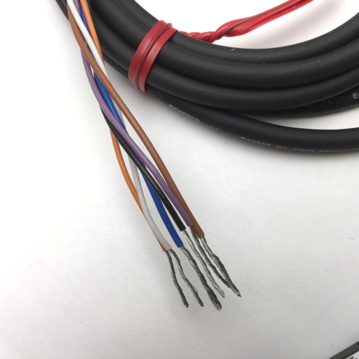 Used KEYENCE LV-51M Digital Laser Sensor Amplifier Main Unit NPN 2-Channels 12-24VDC