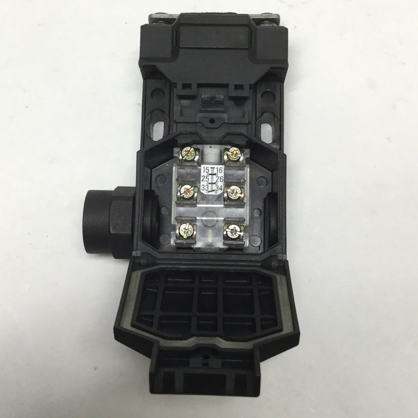 Used Banner SI-QS90MF Machine Guard Safety Interlock Door Switch 400VAC 6A, 2NC-1NO