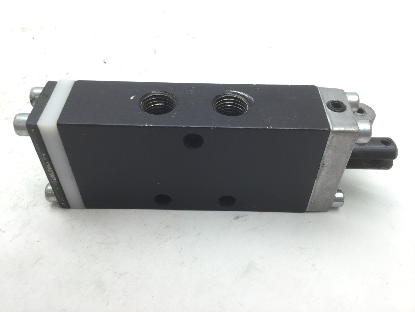 Used Aro E512LM-G Manual Pneumatic Valve 3 Pos 4 Way Momentary & Detent *Parts
