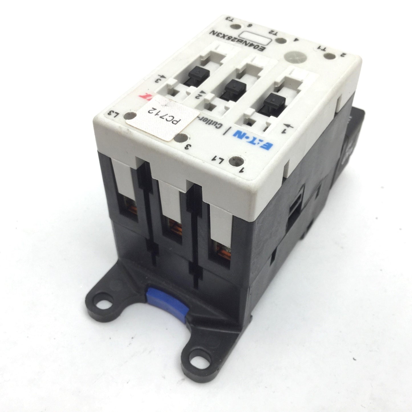 Used Eaton E04NB25X3N Contactor Starter With E02NBXCXNN 24VDC Coil, 600VAC 25A 3-Pole