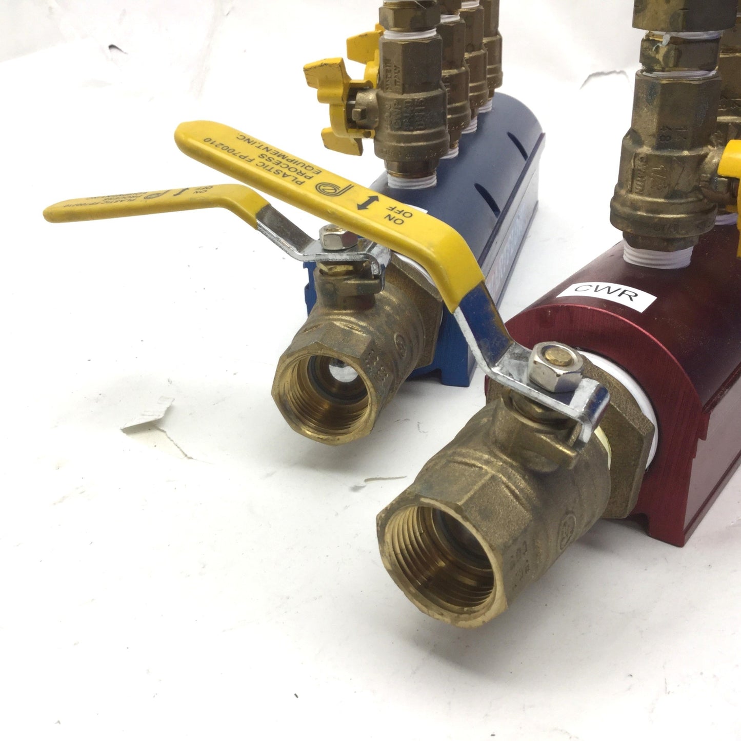 Used Burger & Brown Smartflow Hot & Cold 1-1/2" Aluminum Manifolds, 1/2" Ports