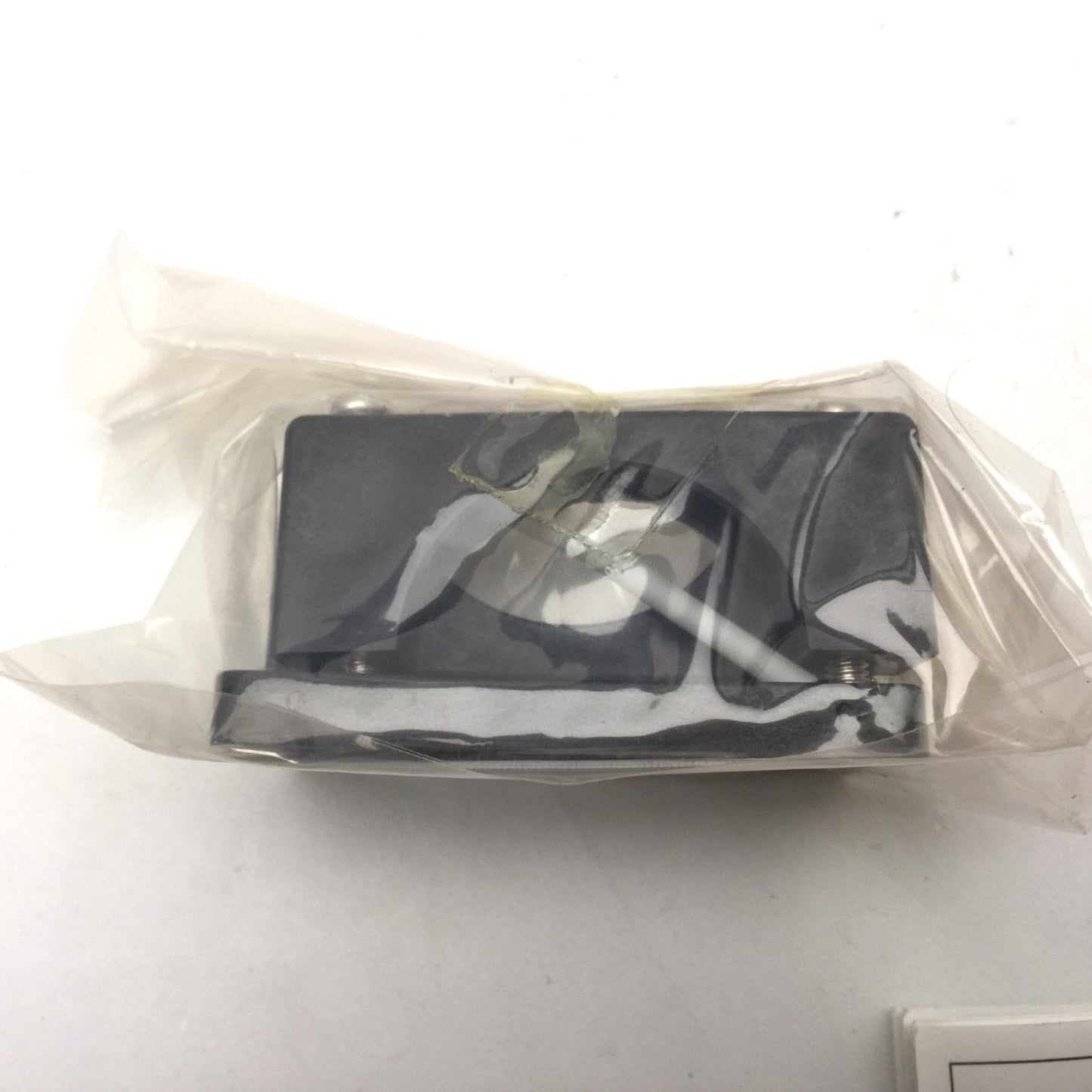 New Omron E2K-C25MF1 Capacitive Proximity Sensor, Sense Distance: 25mm 12-24VDC PNP