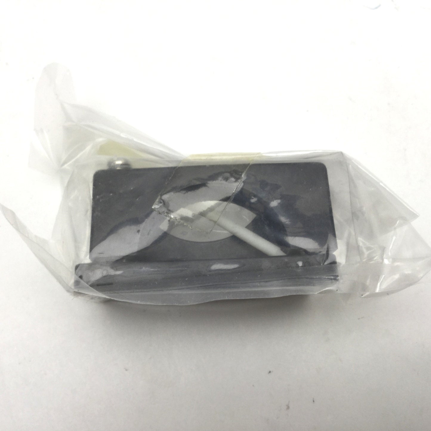 New Other Omron E2K-C25MF1 Capacitive Proximity Sensor, Sense Distance: 25mm, 12-24VDC PNP