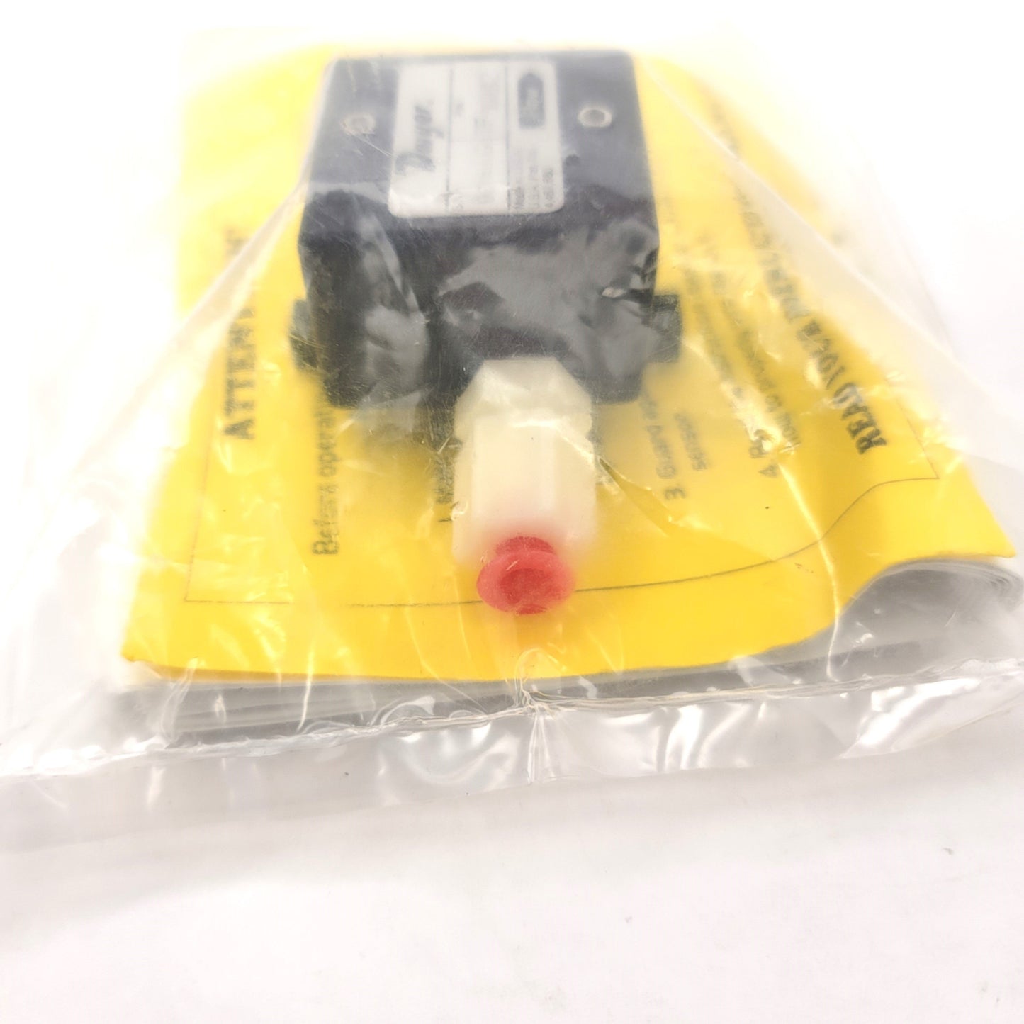 New Dwyer TF1062 Turbine Liquid Flow Meter, Range: 1-10 GPH, 3/8" O.D, 12VDC