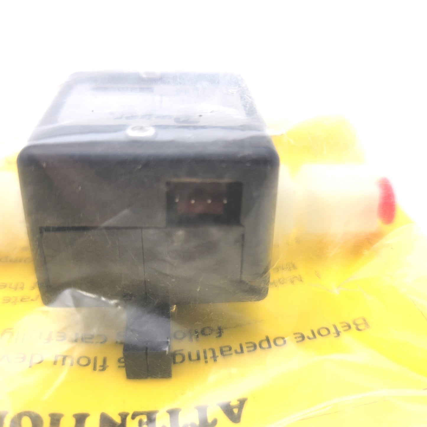 New Dwyer TF1062 Turbine Liquid Flow Meter, Range: 1-10 GPH, 3/8" O.D, 12VDC