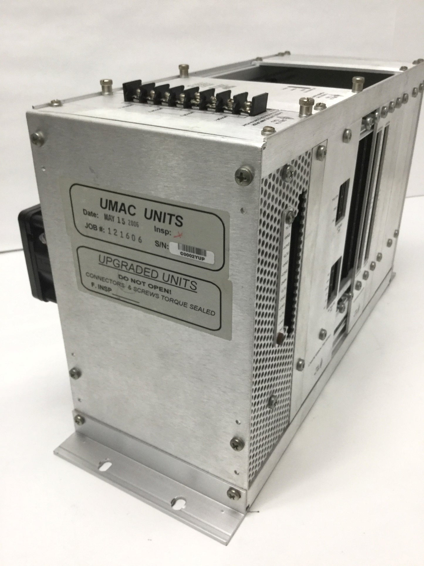 Used Delta Tau UMAC Motion Control 3U Rack Chassis w/Power Supply, 4-Axis Amplifier