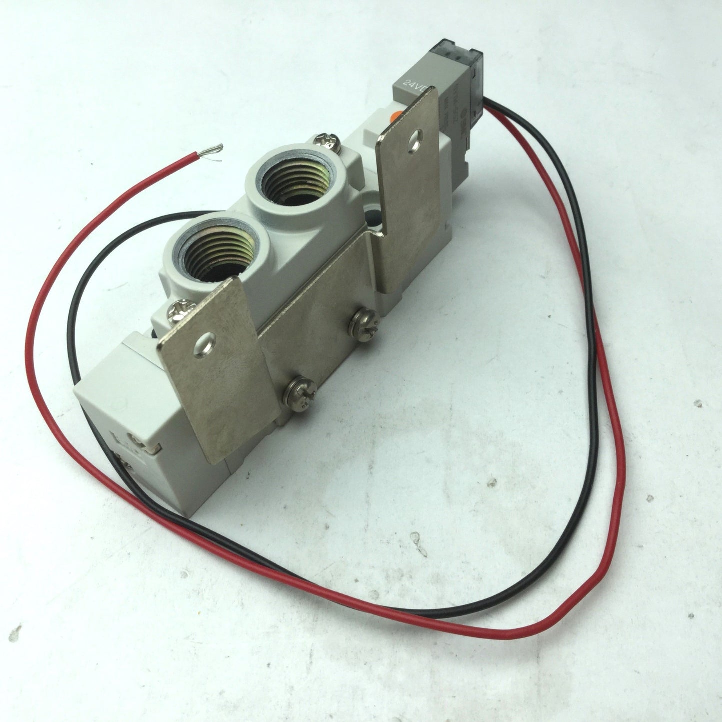 New – Open box SMC SY7120-5GZ-02-S Solenoid Valve, 2-Position 5-Ports, Voltage: 24VDC