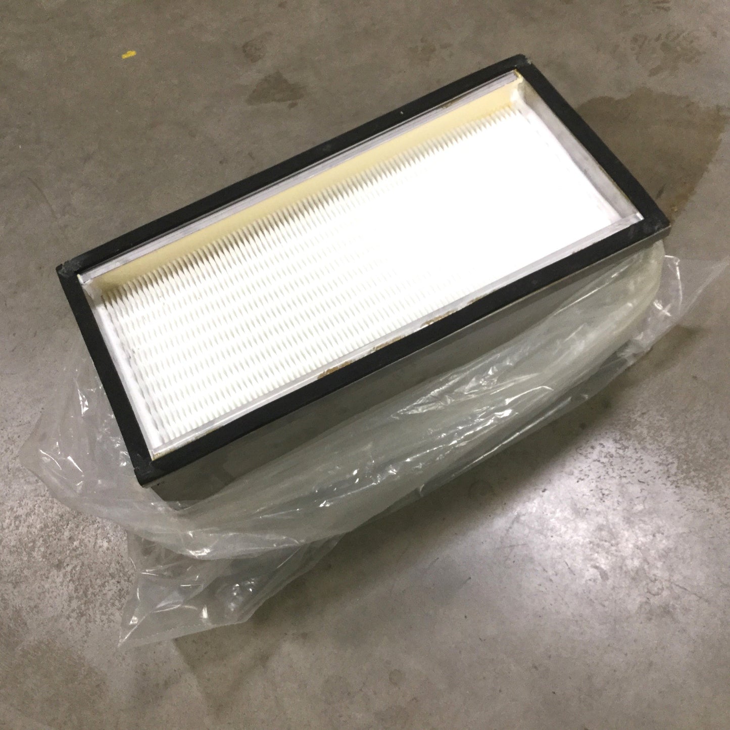 New – Open box Flanders 0-007-F-02-03-SU-11-00-00-CG-F HEPA Air Filter 12"x 24" 455 CFM