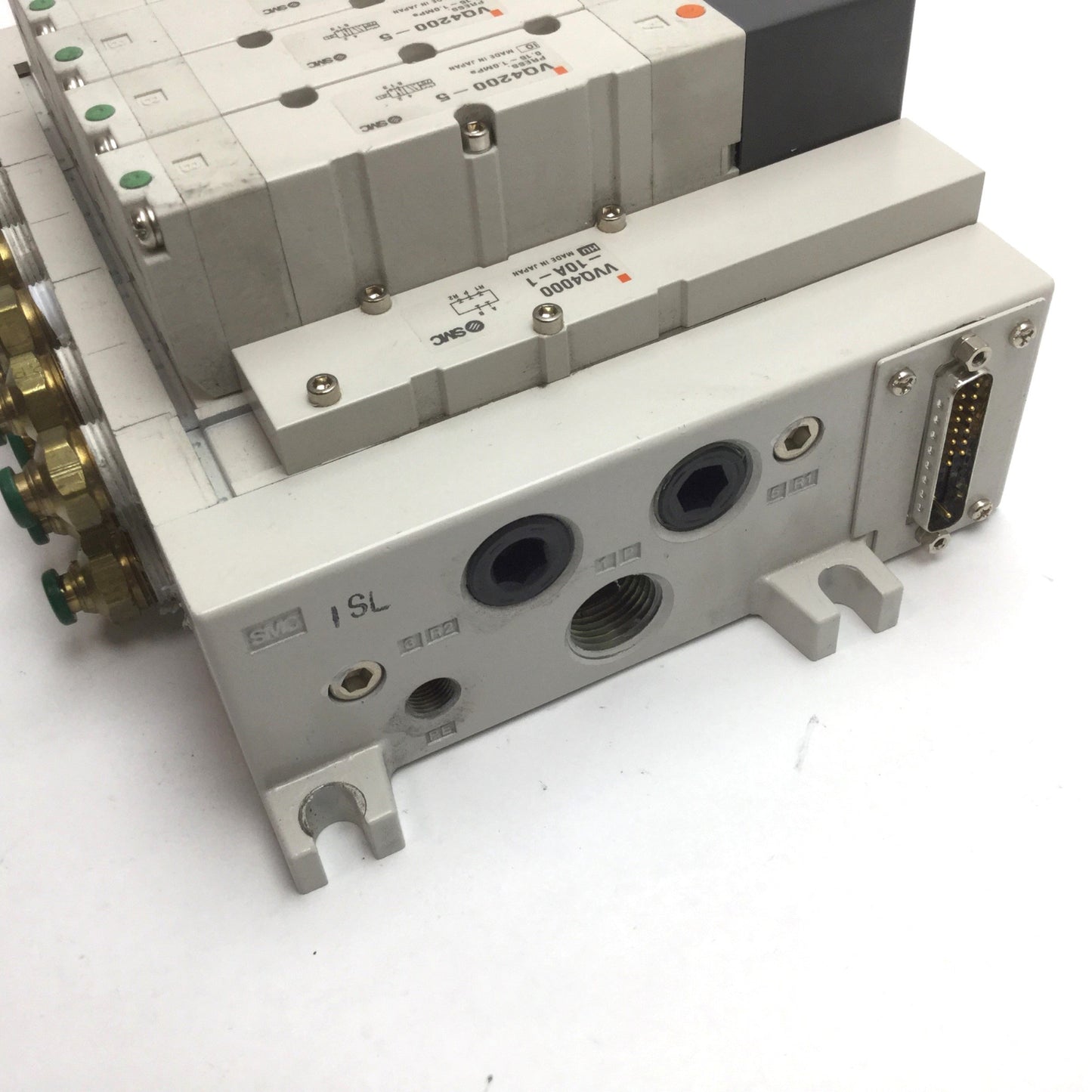 Used Bank of 5 SMC VQ4200-5 Solenoid Valve, 2-Position 5-Port, 24VDC, 0.15-1.0MPa