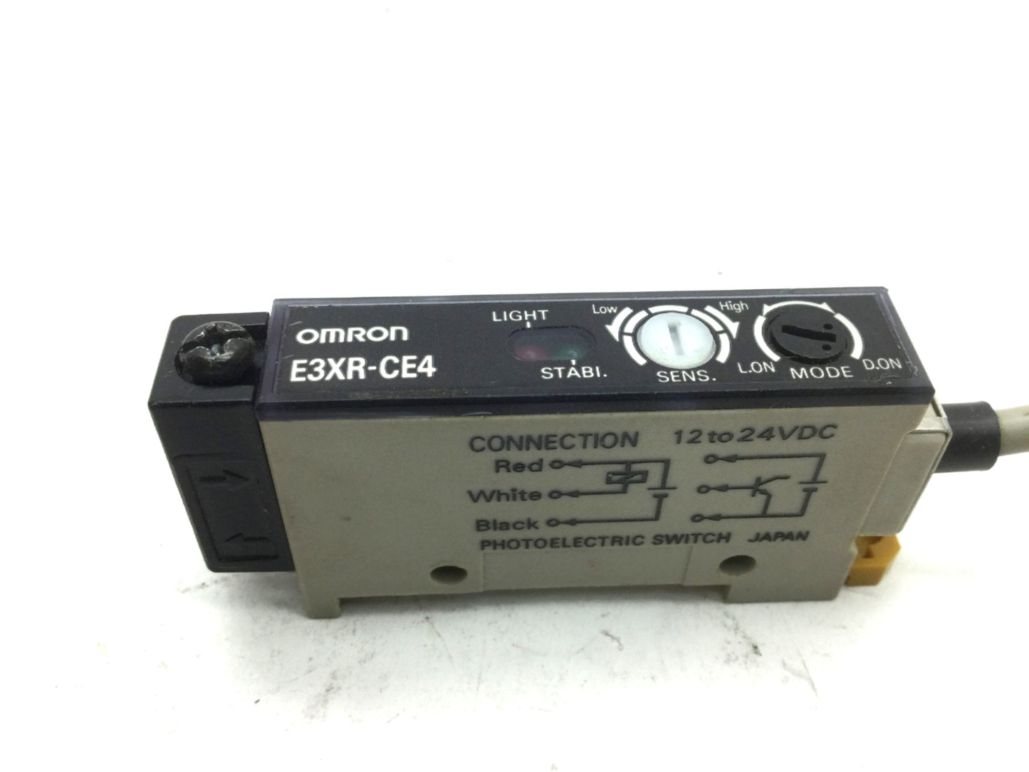 Used Omron E3XR-CE4 Photoelectric Fiber Optic Sensor Switch 12-24VDC Red LED NPN/PNP