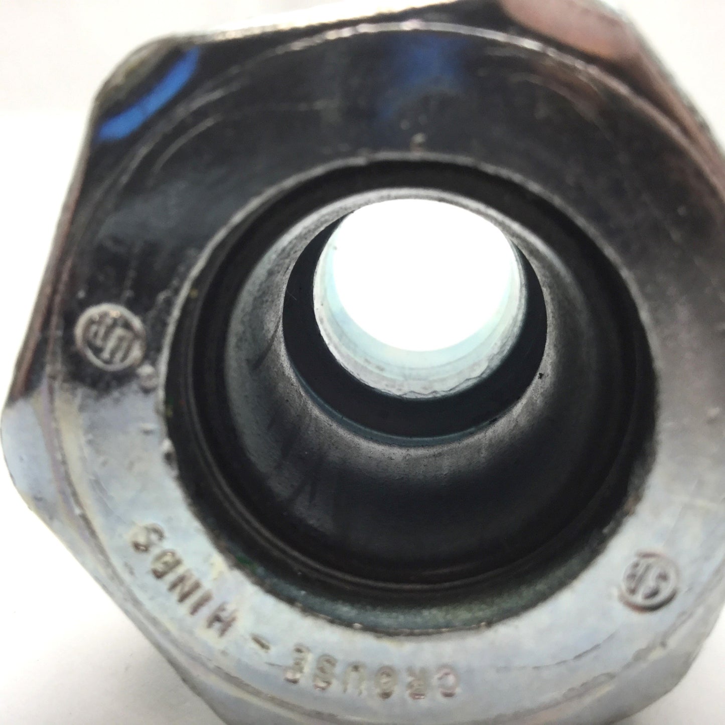 Used Crouse Hinds Panel Mount Cord Grip, 3/4" NPT Male, Rubber Gland 3/4" ID