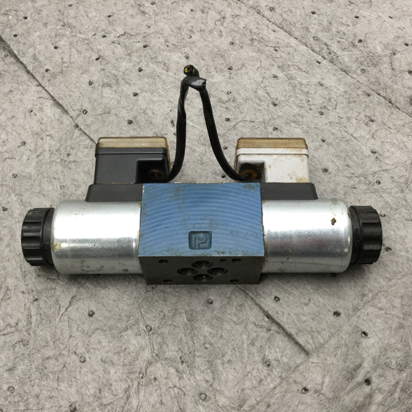 Used Arburg Bosch 4WE 6 E67-61/EG24N9K4/T07 4-Way Directional Control Solenoid Valve