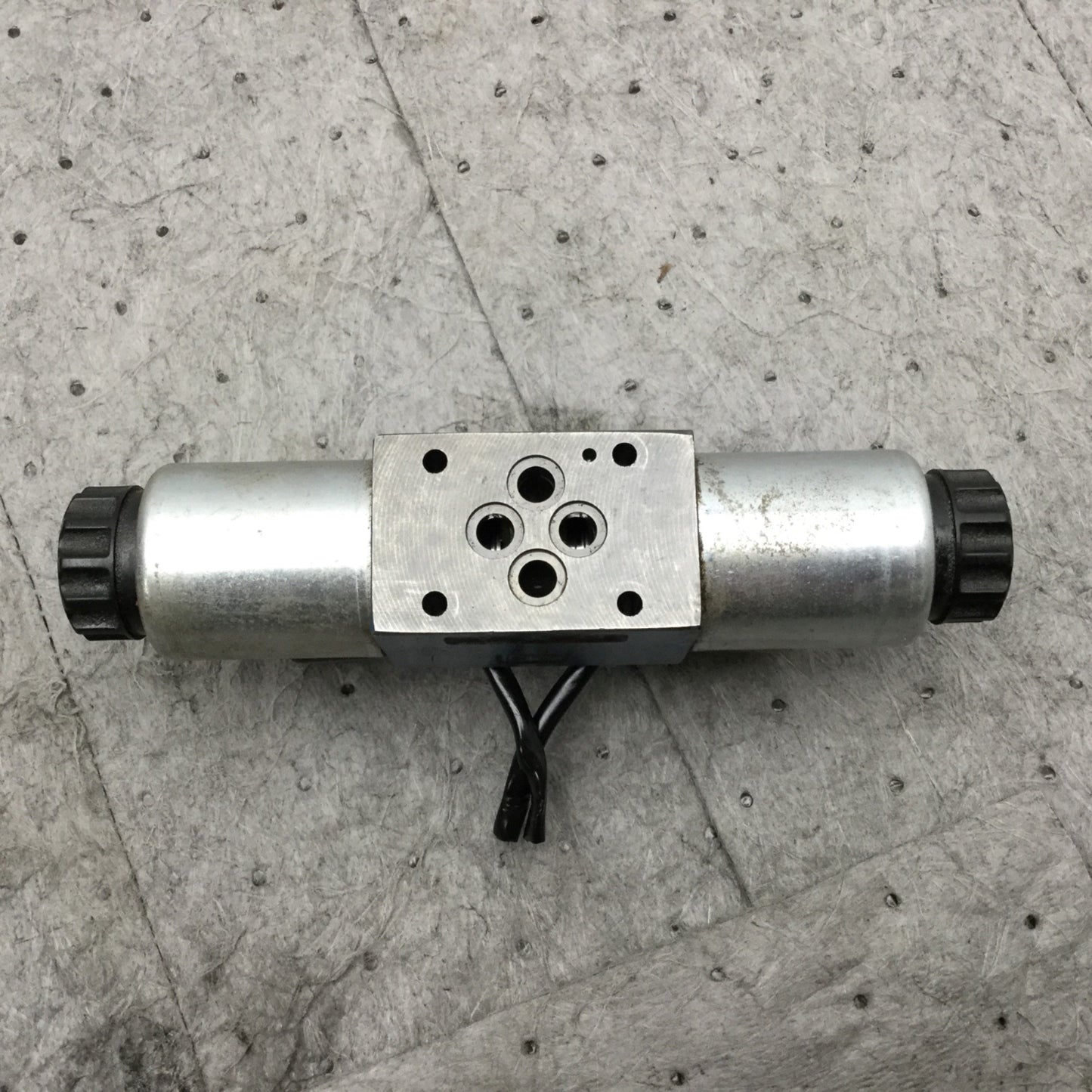 Used Arburg Bosch 4WE 6 X66-61/EG24N9K4/T07 4-Way Directional Control Solenoid Valve