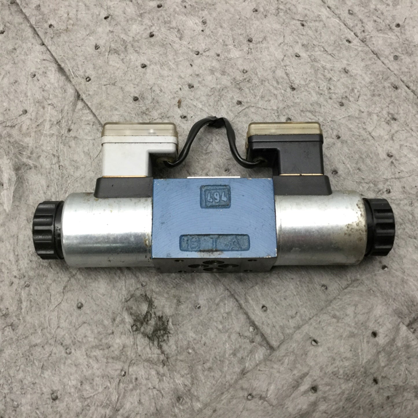 Used Arburg Bosch 4WE 6 U18-61/EG24N9K4/T07 4-Way Directional Control Solenoid Valve
