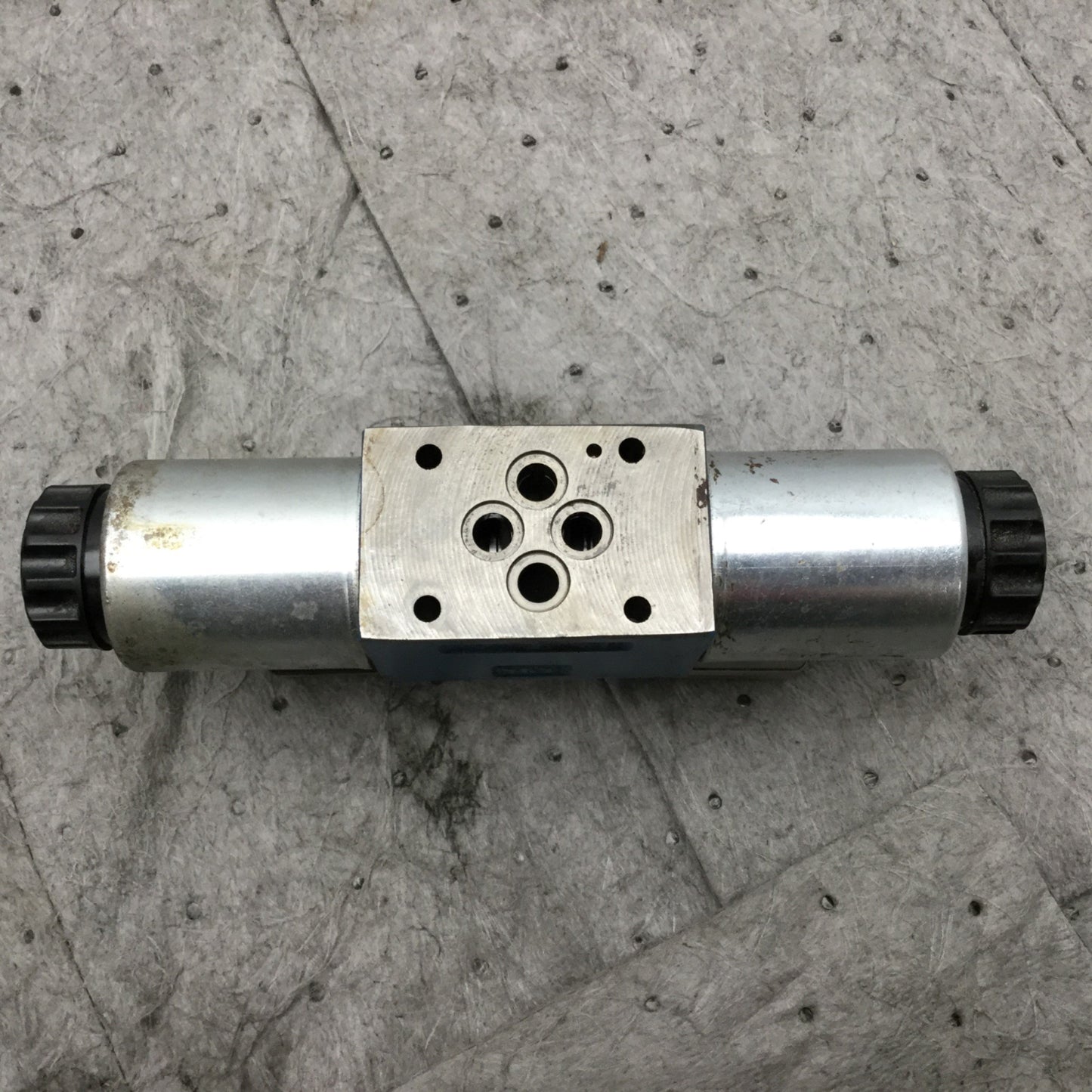 Used Arburg Bosch 4WE 6 U18-61/EG24N9K4/T07 4-Way Directional Control Solenoid Valve
