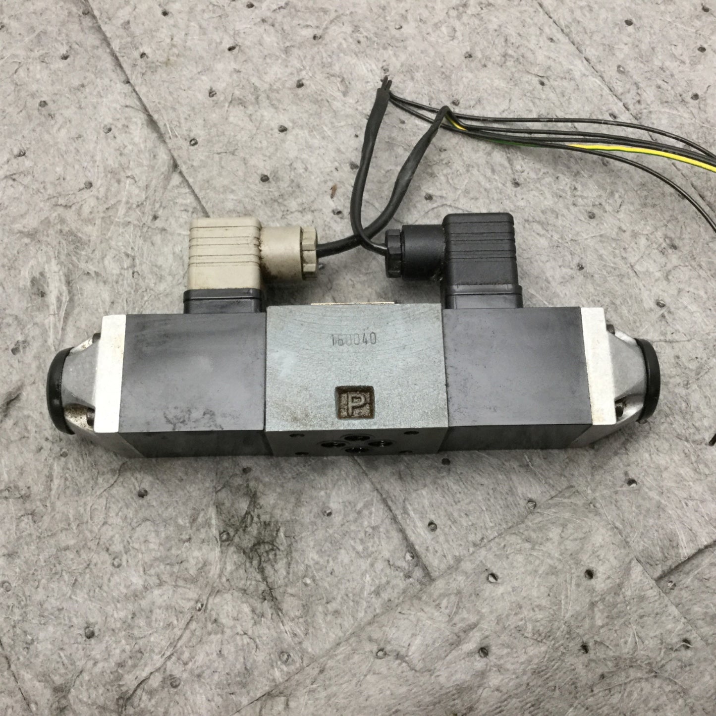 Used Arburg Bosch 4WE 6 E67-53/BG24NK4/T07 4-Way Directional Control Solenoid Valve