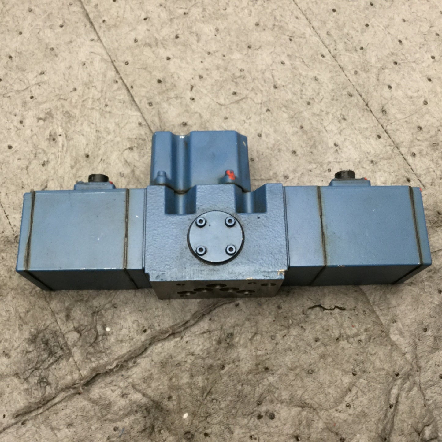 Used ARBURG MOOG D651Z346 Proportional Control Valve Type P70FBX3CNJN