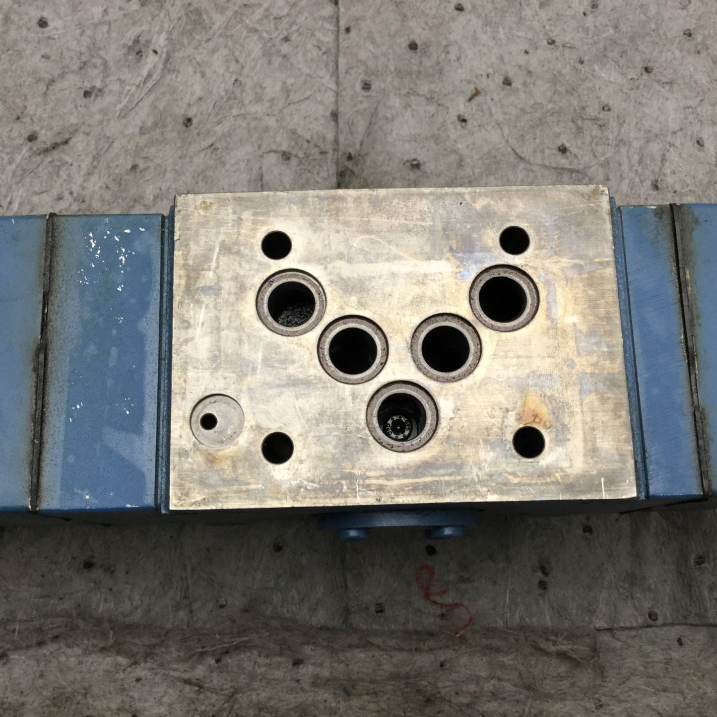 Used ARBURG MOOG D651Z346 Proportional Control Valve Type P70FBX3CNJN