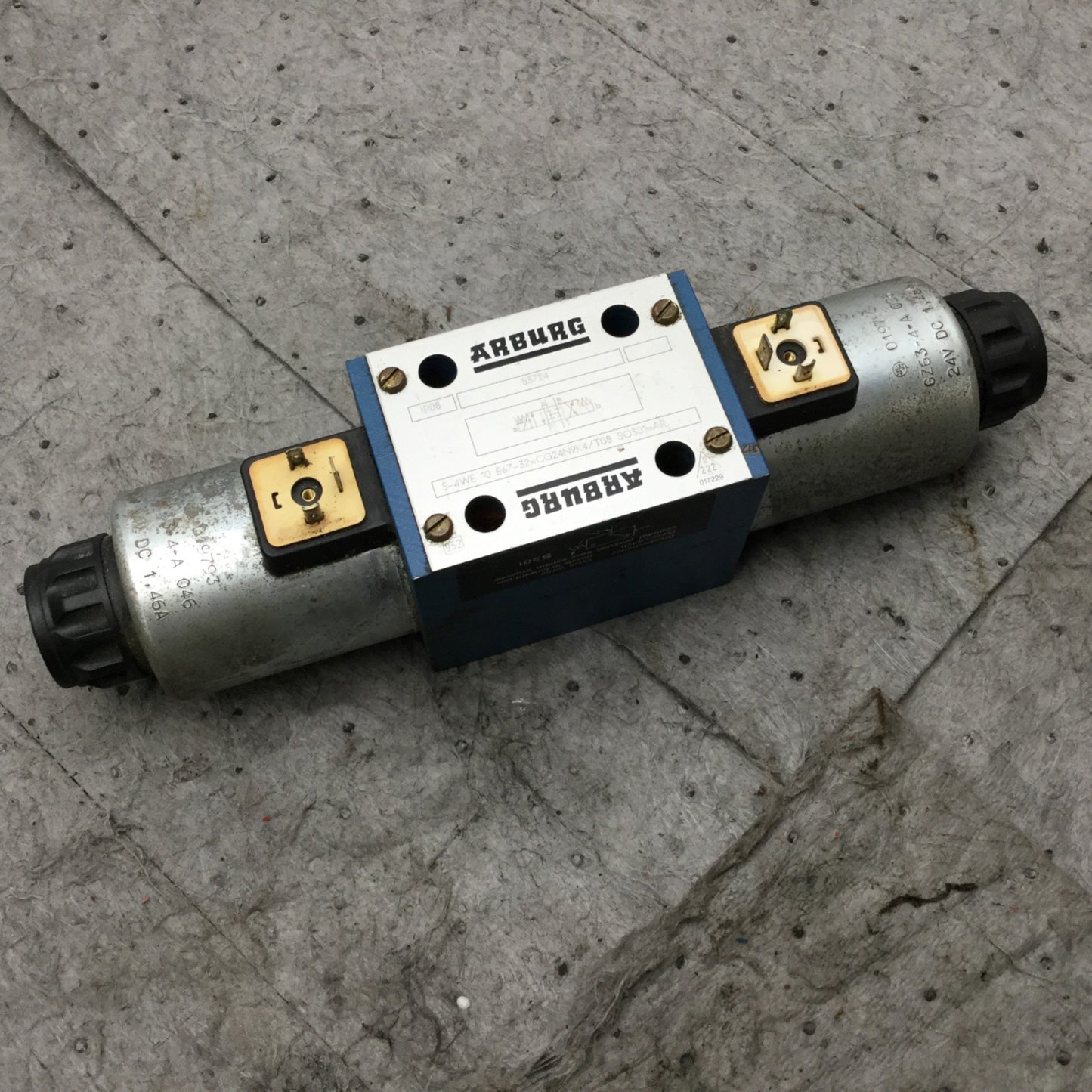 Used Arburg Bosch 5-4WE 10 E67-32/CG24N9K4/T08 Directional Control Solenoid Valve