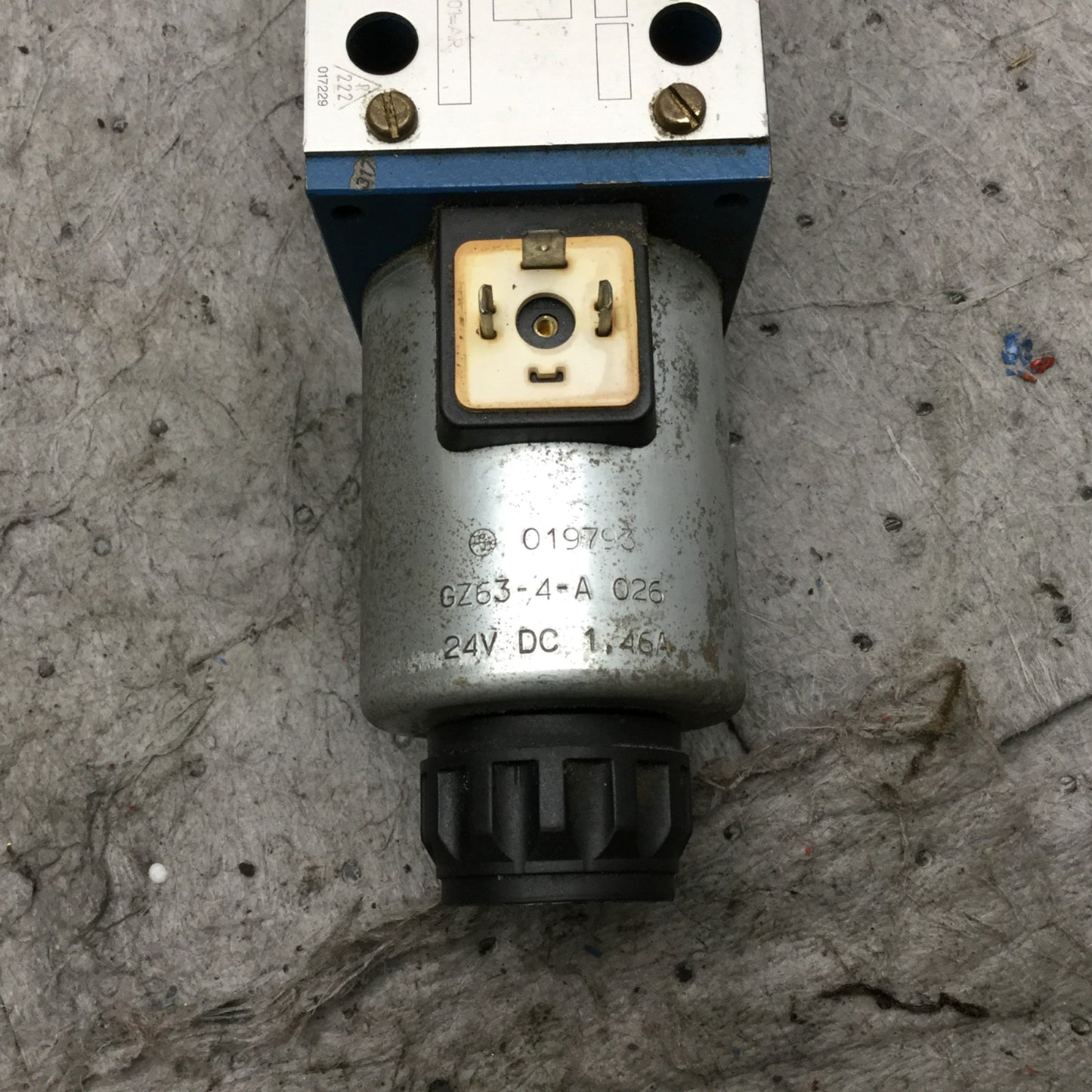 Used Arburg Bosch 5-4WE 10 E67-32/CG24N9K4/T08 Directional Control Solenoid Valve