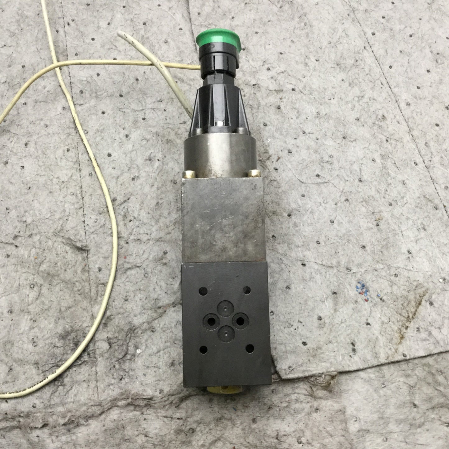Used ARBURG Bosch DBETB-10/230 Proportional Pressure Relief Valve W/Position Feedback
