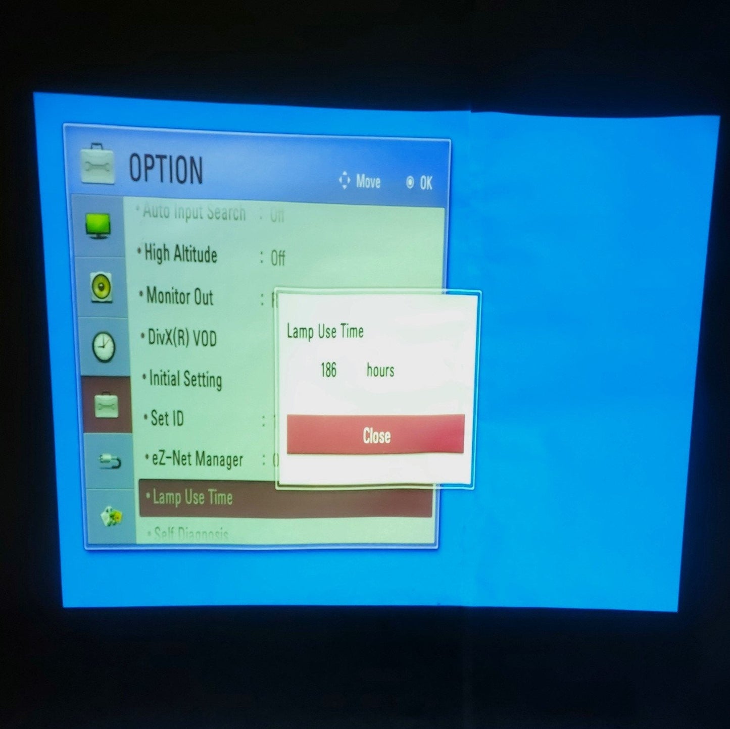 Used LG BG630 LCD Projector, 30-300", 1024 x 768, VGA, Composite, HDMI, 100-240VAC