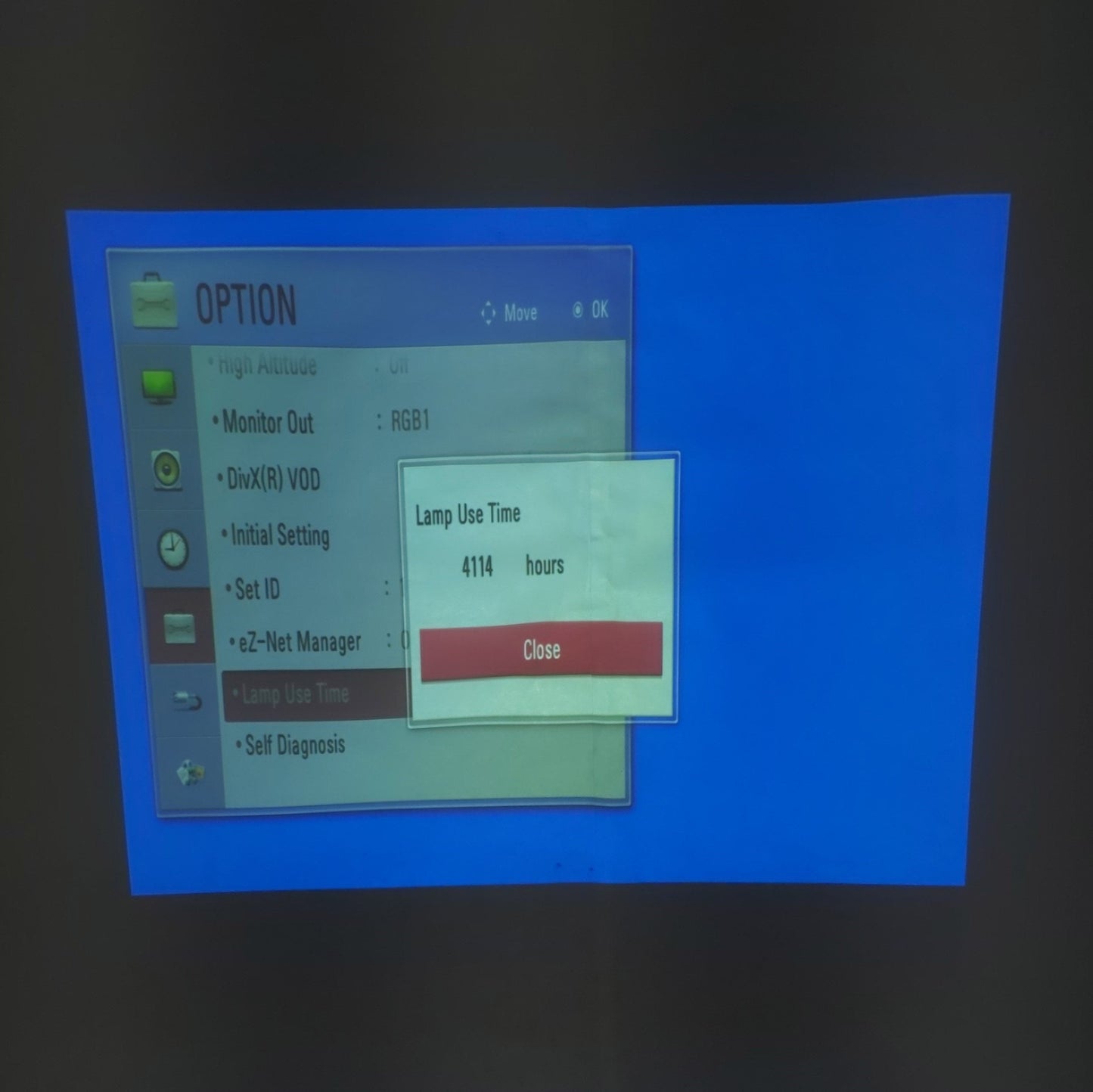 Used LG BG630 LCD Projector, 30-300", 1024 x 768, VGA, HDMI, WiFi, 100-240VAC