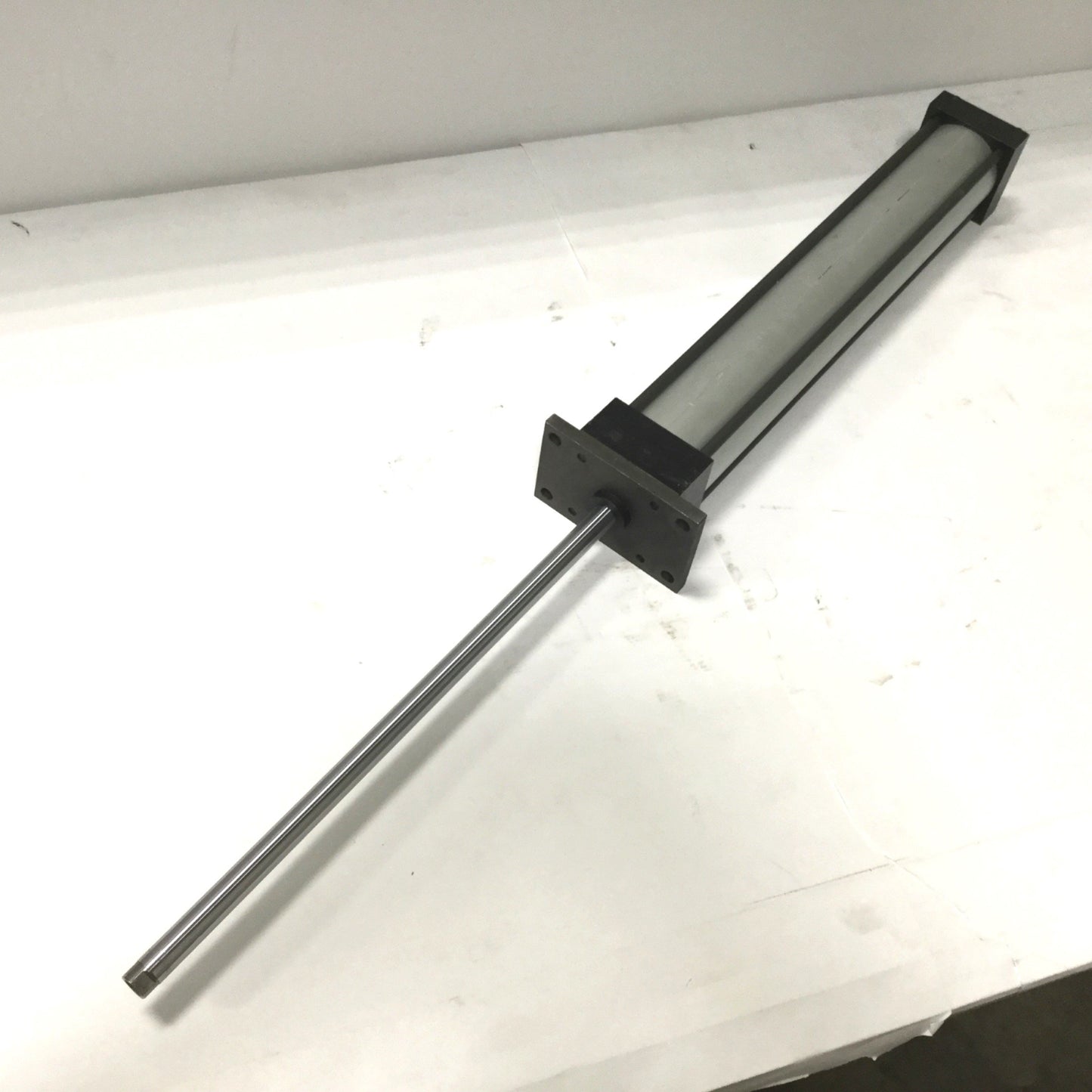 Used Norgren CE15A-D04-AM100 Pneumatic Cylinder, Bore: 2.5", Stroke: 15", 1/4" NPT