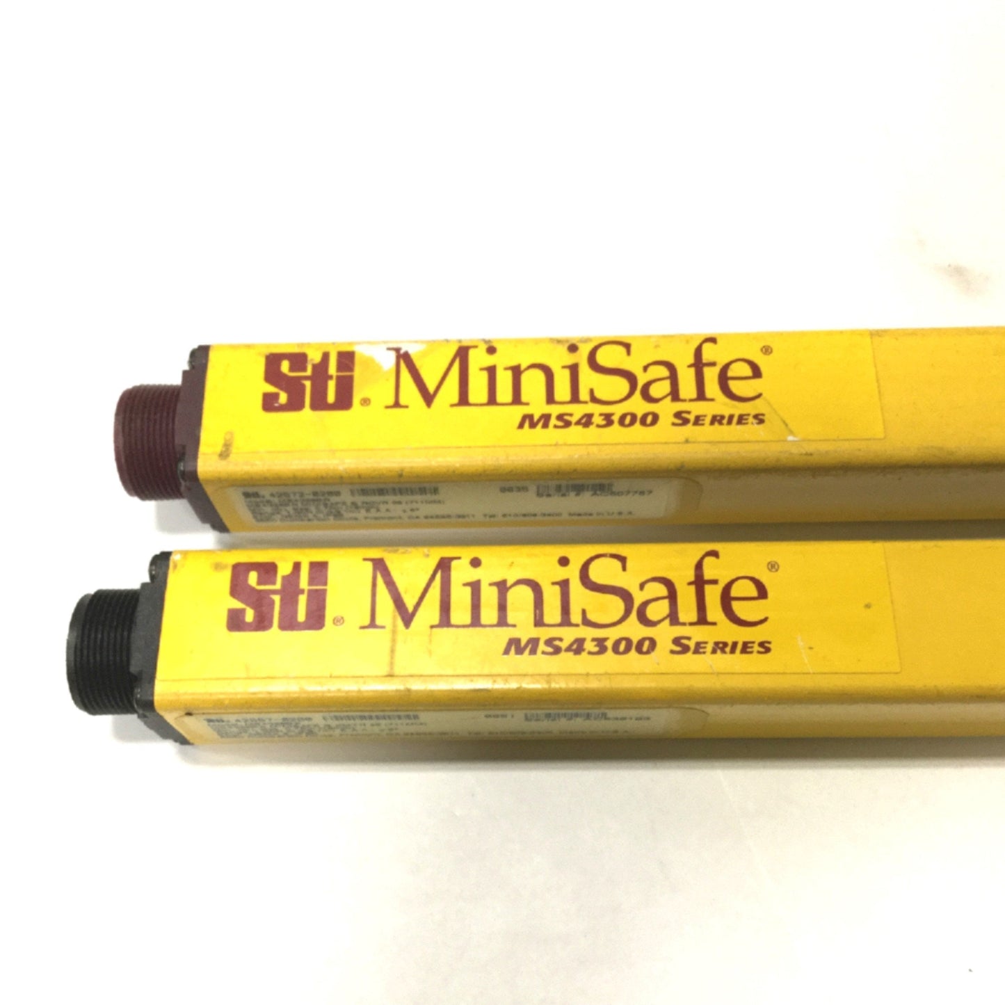 Used STI Minisafe MS4328BR Receiver And MS4328BX Transmitter 28" Light Curtain Set