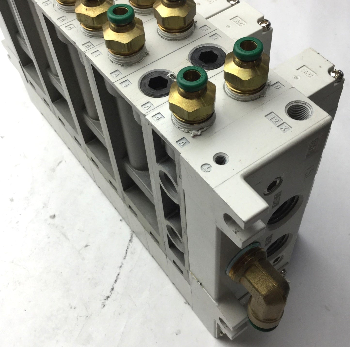 Used Bank of 7 SMC VQ4200-5 Solenoid Valve, 2-Position 5-Port, 24VDC, 0.15-1.0MPa