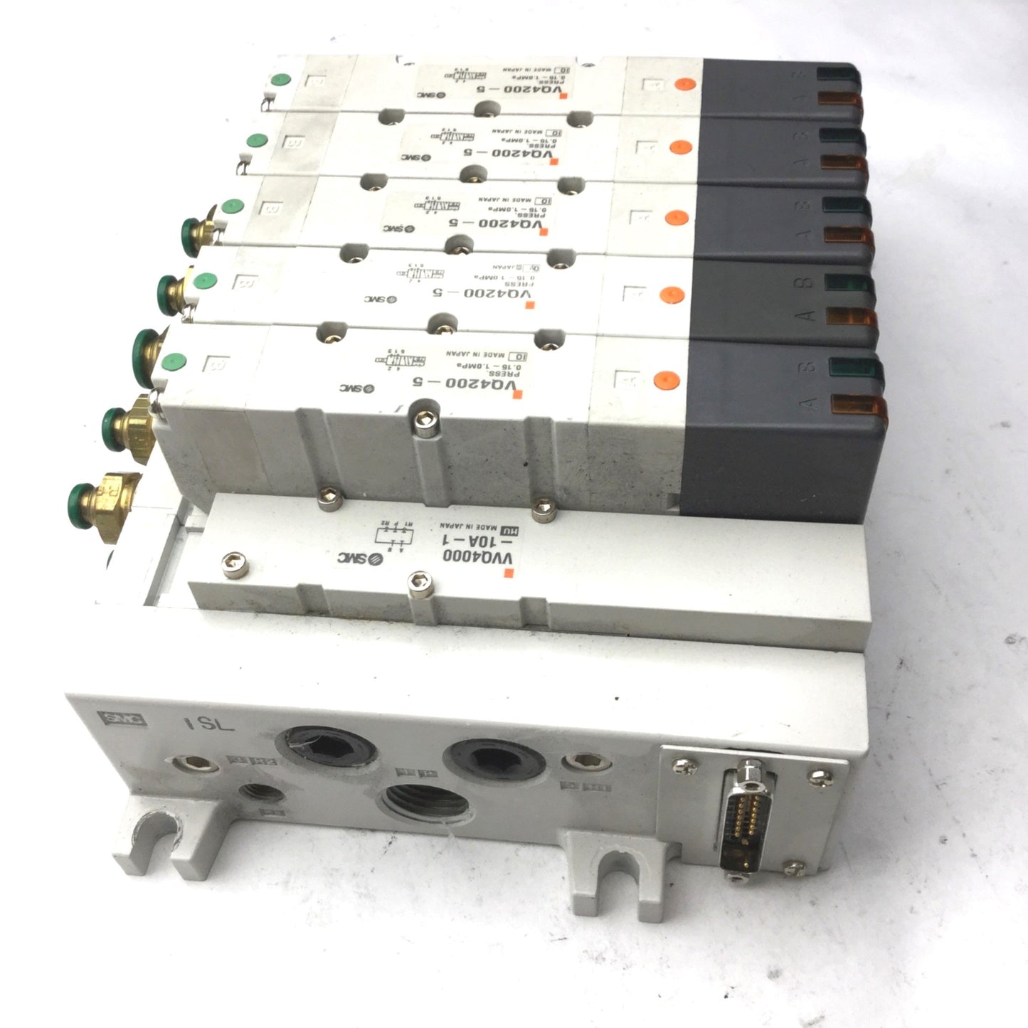 Used Bank of 5 SMC VQ4200-5 Solenoid Valve, 24VDC, 2-Position 5-Port, 0.15-1.0MPa