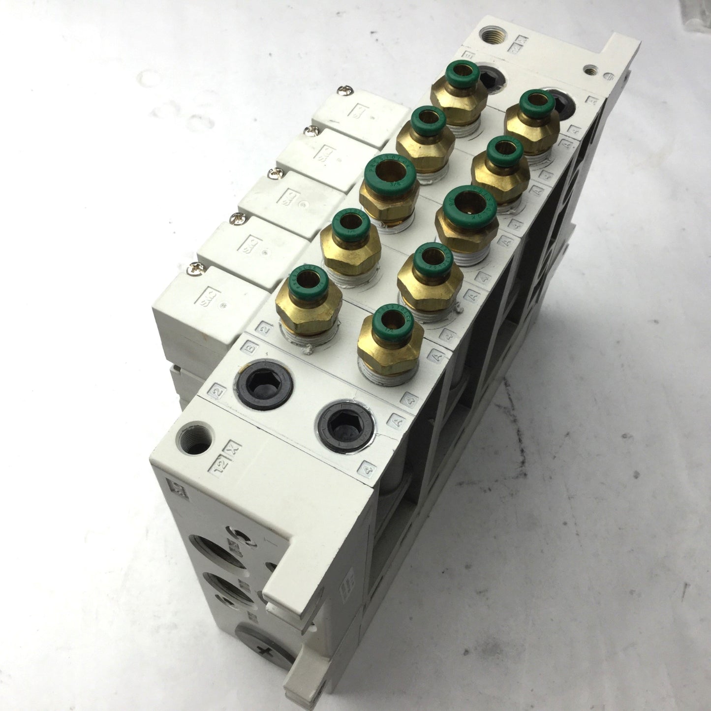 Used Bank of 5 SMC VQ4200-5 Solenoid Valve, 24VDC, 2-Position 5-Port, 0.15-1.0MPa
