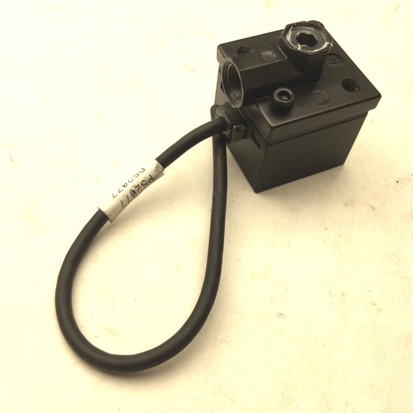 Used Sunx DP2-22F-P Digital Pressure Sensor, 1 MPa, 12-24VDC, 1/8 NPTF Thread